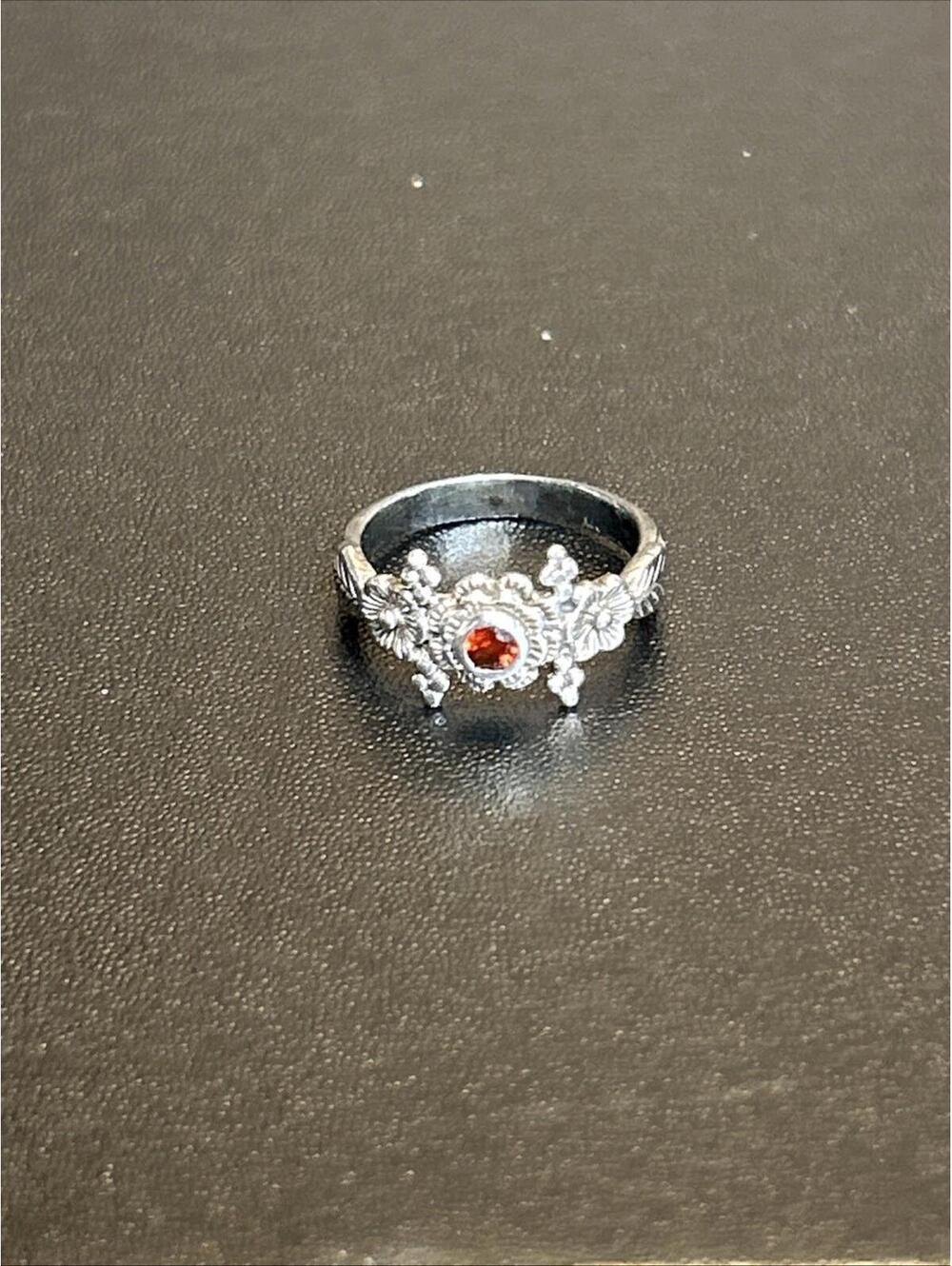Vintage Garnet 925 Sterling Silver Floral Ring-Size 5/3mm Band